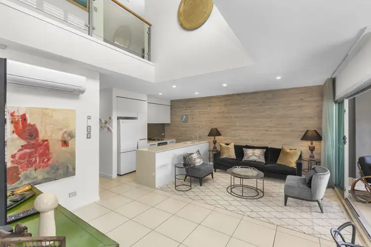 2/62 Armadale Street, St Lucia QLD 4067