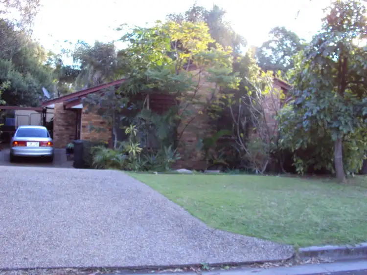 4 Leuneah, Karana Downs QLD 4306