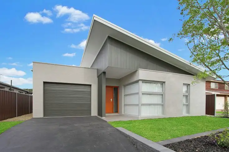 11 Dutch Place, St Clair NSW 2759