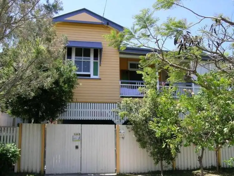 244 Rainbow Street, Sandgate QLD 4017