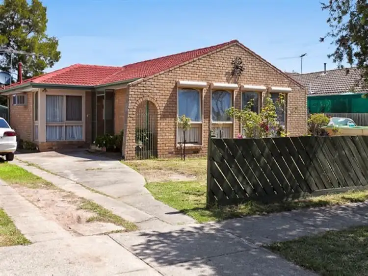 16 Millswyn Ave, Hampton Park VIC 3976
