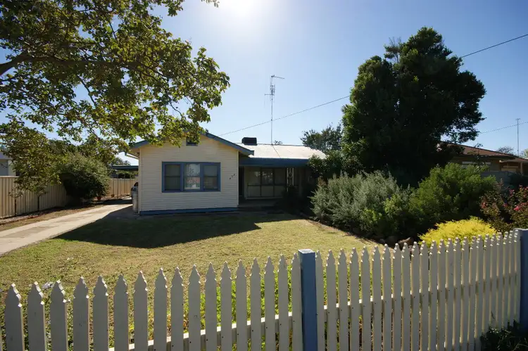 453 Wood St, Deniliquin NSW 2710