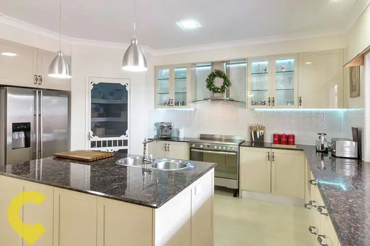 8 Charles Glen Street, Daisy Hill QLD 4127