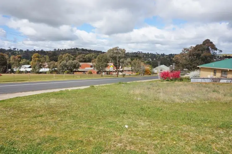 33 Acacia Place, Junee NSW 2663