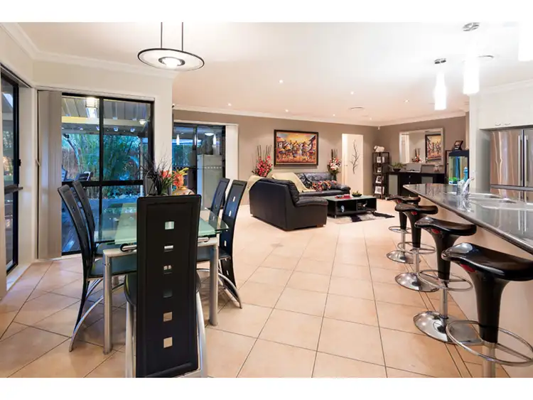 Third view of Homely house listing, 8 Kuhler Court, Carindale QLD 4152
