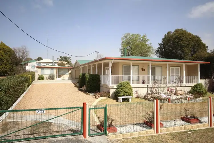 223 Douglas Street, Tenterfield NSW 2372