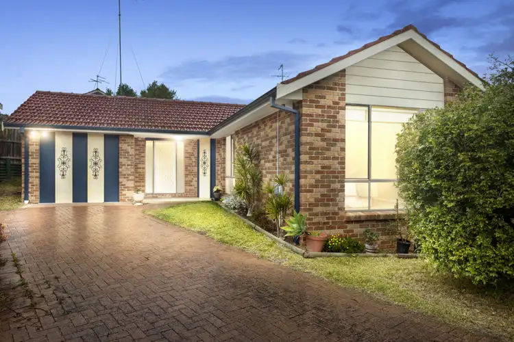 8 Dee Place, Prospect NSW 2148