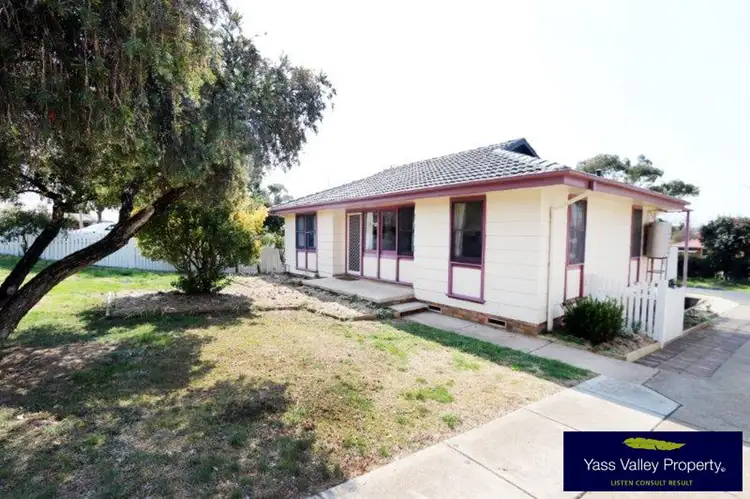 6 Townsend Place, Yass NSW 2582