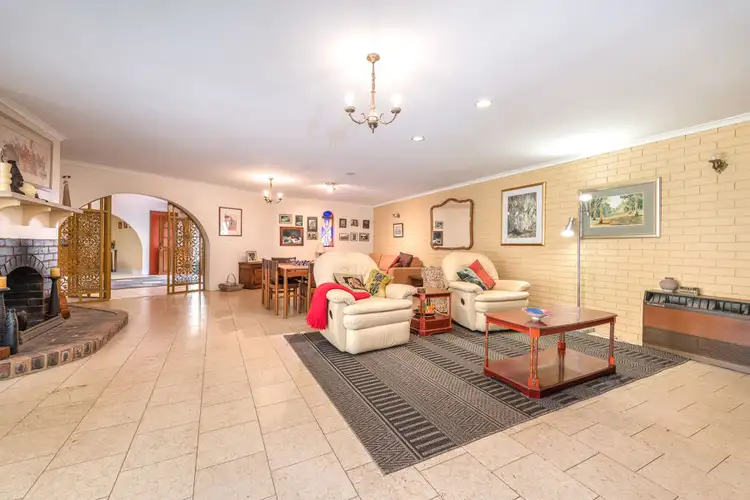1 Coobah Court, Ashmore QLD 4214