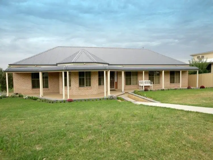35 John Potts Dr, Junee NSW 2663