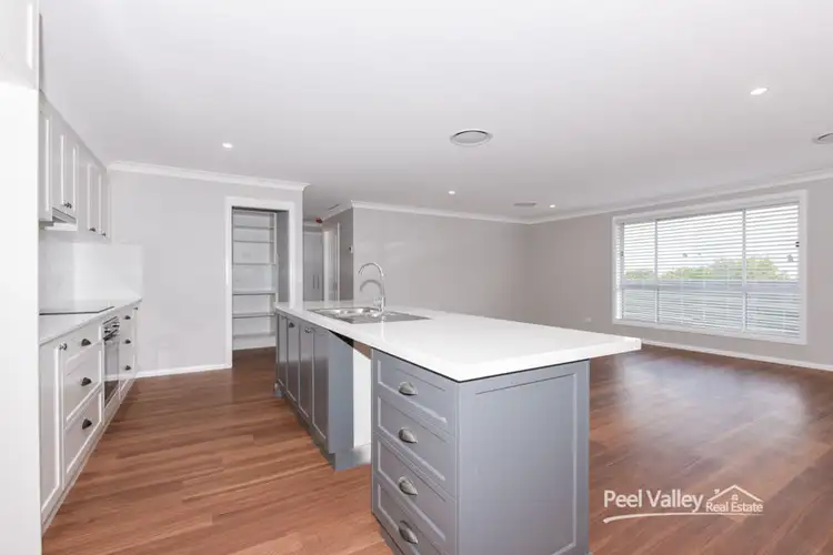 Sixth view of Homely villa listing, 3B/3-5 Carmichael Avenue East, Tamworth NSW 2340
