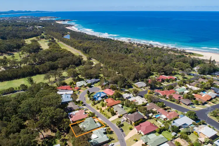 7 Ocean Links Close, Safety Beach NSW 2456