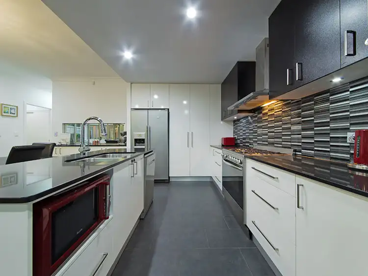 Seventh view of Homely house listing, 2 Feathertail Place, Gumdale QLD 4154