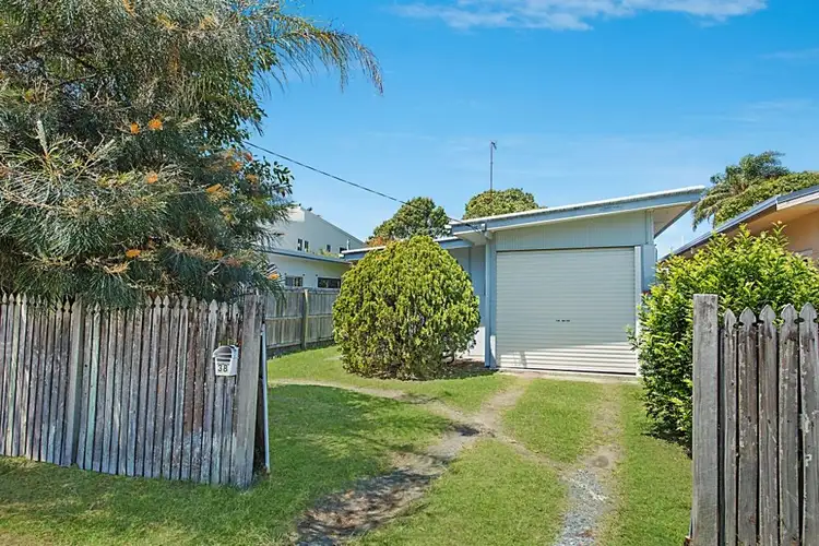 38 Twenty-Fifth Avenue, Palm Beach QLD 4221