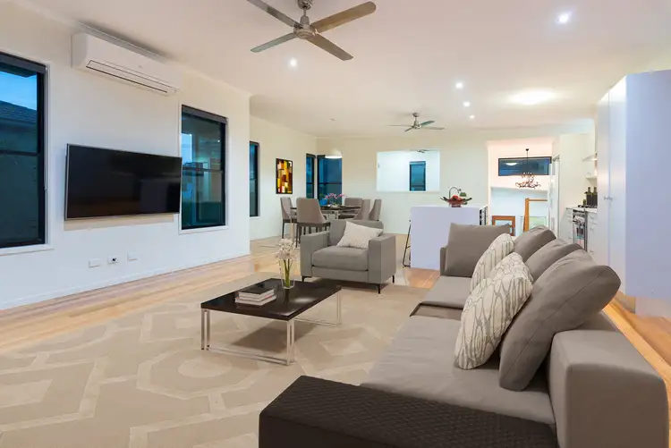 Fifth view of Homely house listing, 7 Yeates Close, Carindale QLD 4152