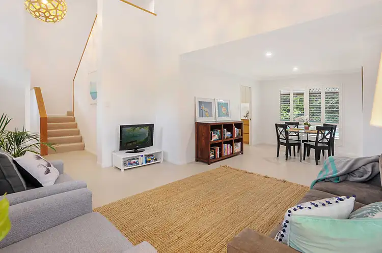 Second view of Homely house listing, 5 Willow Pl, Carindale QLD 4152