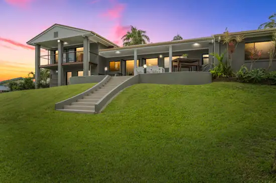 17 Kinnon Street, Glenella QLD 4740