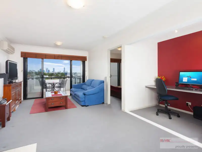 Main view of Homely unit listing, 58 / 11 Kitchener Street, Coorparoo QLD 4151