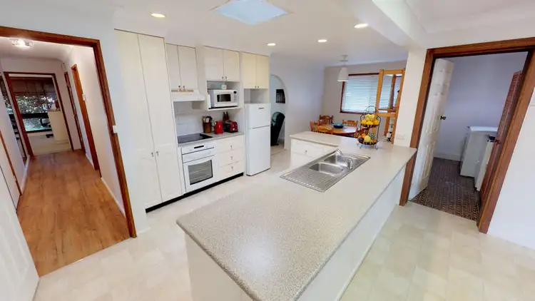 Fifth view of Homely house listing, 25 Geneva Crescent, Lake Albert NSW 2650