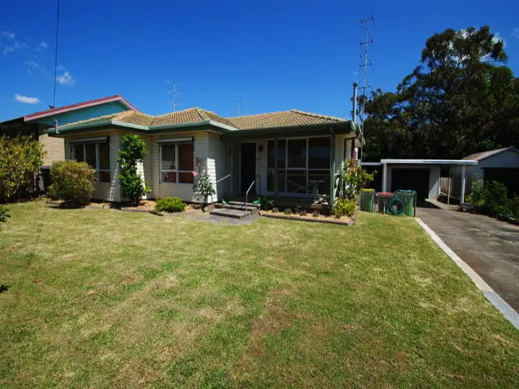 16 Hay Street, Gorokan NSW 2263