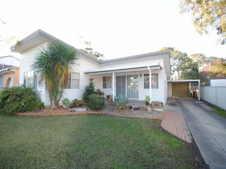 1 Avonlea Avenue, Gorokan NSW 2263