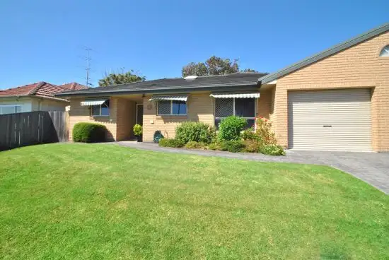 Main view of Homely villa listing, 2/1-5 Peel Street, Toukley NSW 2263