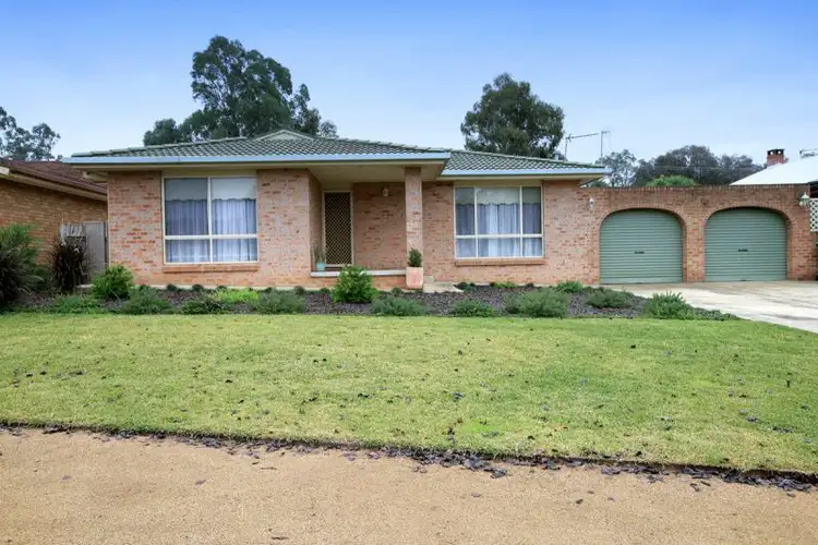 99 Pugsley Avenue, Estella NSW 2650