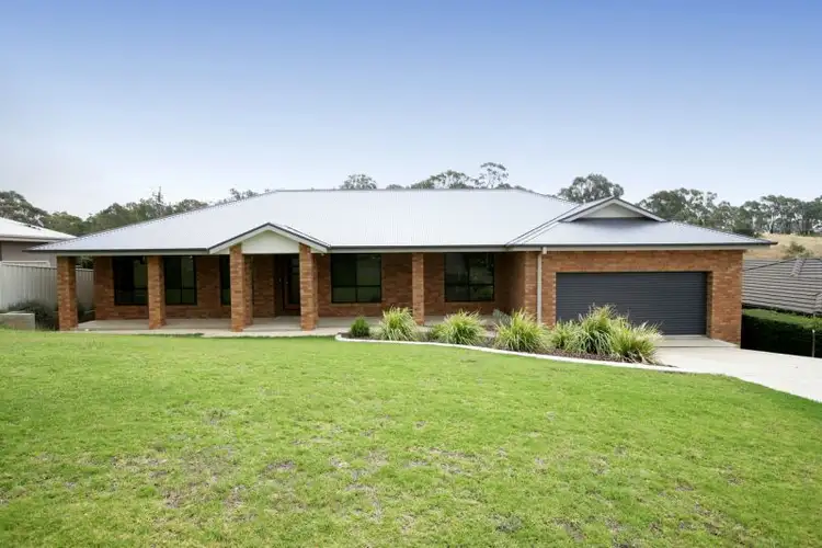 118 Kaloona Dr, Bourkelands NSW 2650
