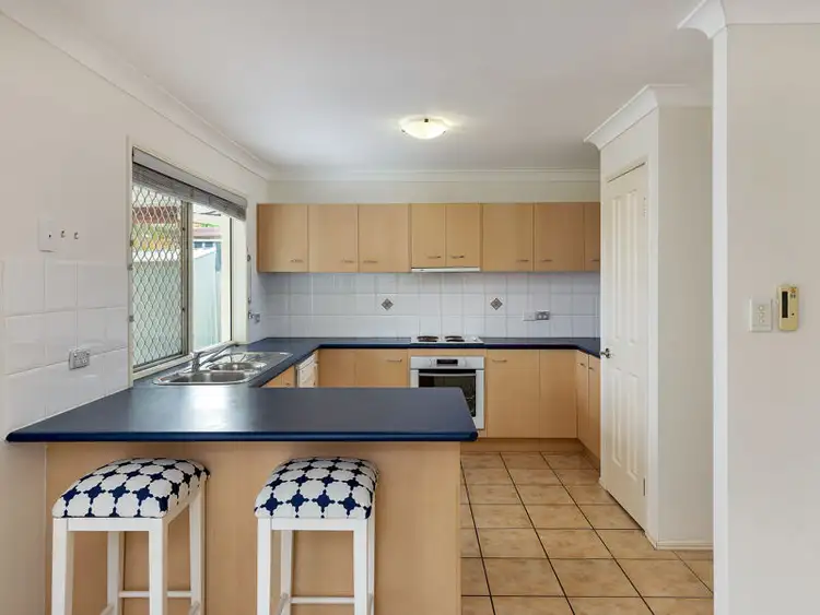 33 Southerden Drive, North Lakes QLD 4509