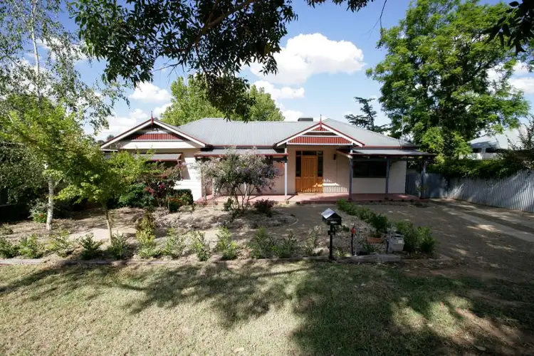 127 Meadow Street, Kooringal NSW 2650