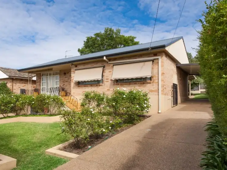 68 Grove Street, Kooringal NSW 2650