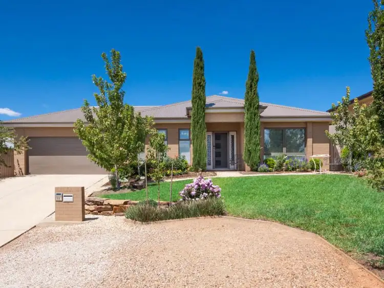 11 Osterley Street, Bourkelands NSW 2650