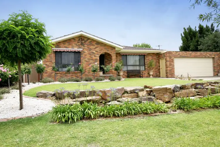 19 Gunn Drive, Estella NSW 2650