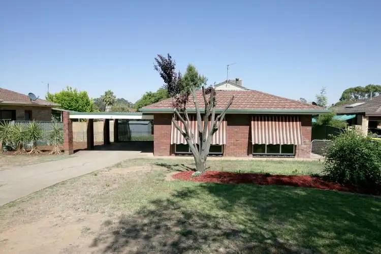 6 Quail Street, Mount Austin NSW 2650