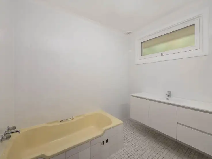 Fifth view of Homely house listing, 8 Catherine St, Armidale NSW 2350