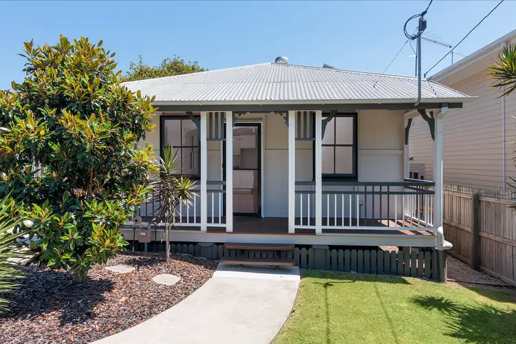 8 Carbethon Street, Manly QLD 4179