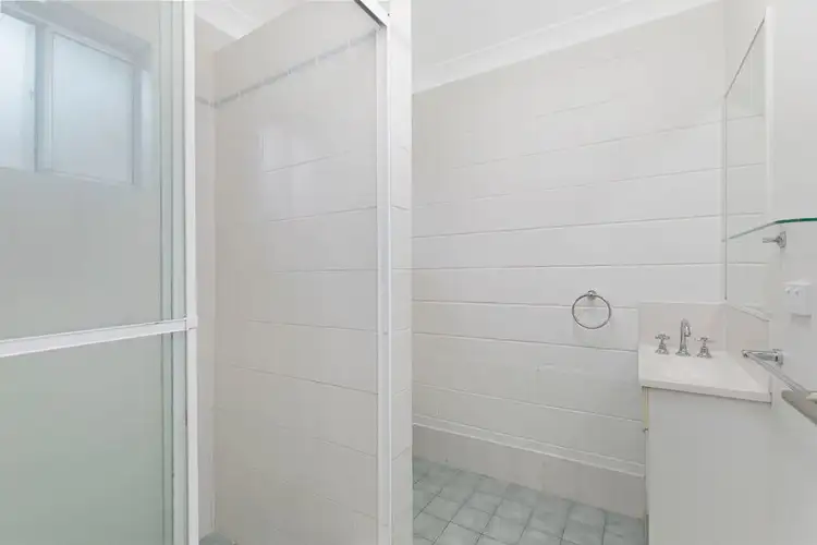 Fifth view of Homely villa listing, 9/2018 Wynnum Road, Wynnum West QLD 4178