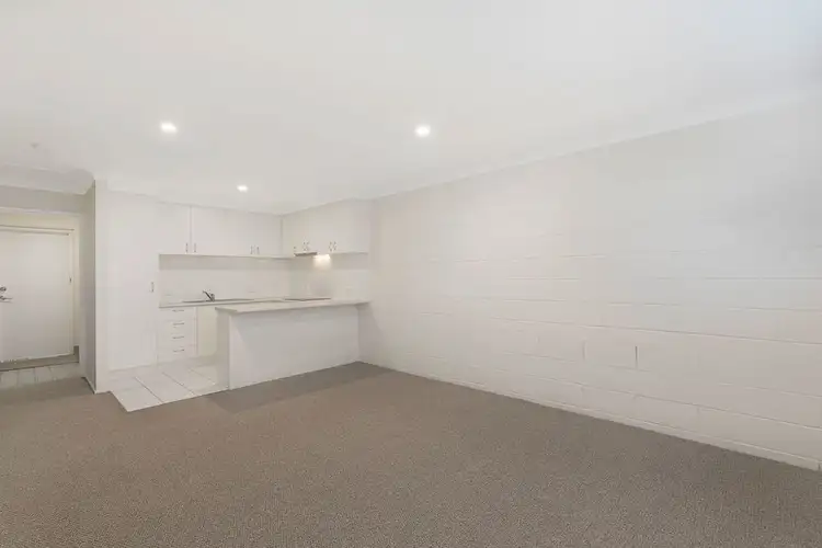 Sixth view of Homely villa listing, 9/2018 Wynnum Road, Wynnum West QLD 4178