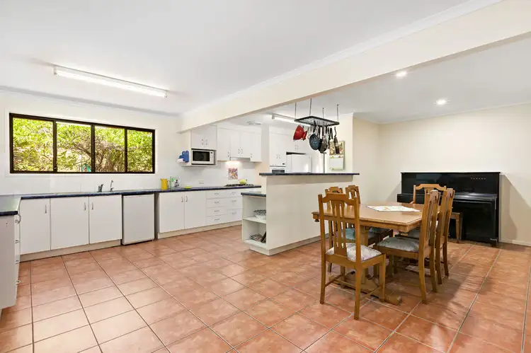 8 Jillian Court, Springwood QLD 4127