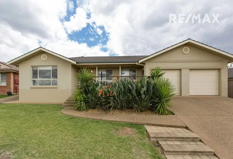 Main view of Homely house listing, 8 Fletcher Place, Kooringal NSW 2650