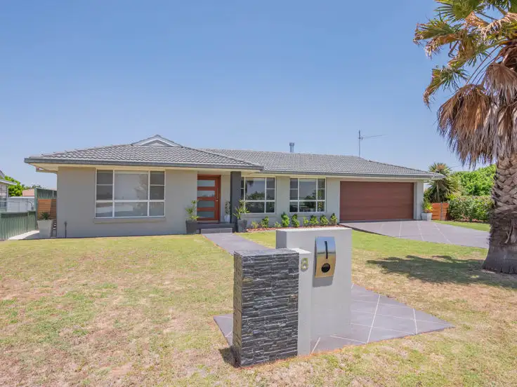 8 Dumaresq Street, Uralla NSW 2358