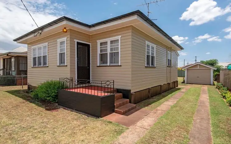 1a Gatfield Street, Newtown QLD 4350