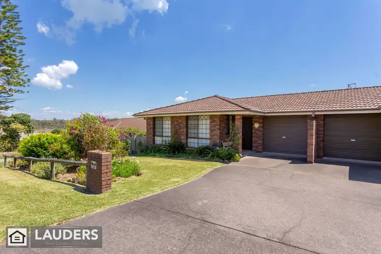 1/2 Kestrel Avenue, Old Bar NSW 2430