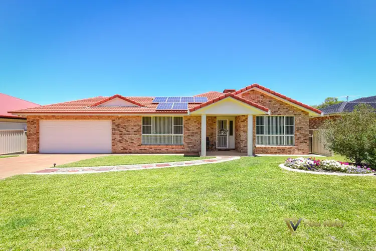 19 Ebony Close, Tamworth NSW 2340