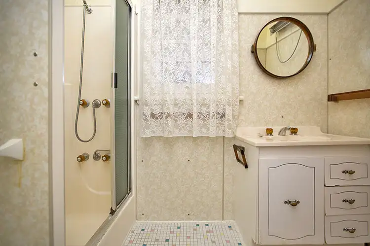 Fifth view of Homely house listing, 6 Robert Street, Tamworth NSW 2340