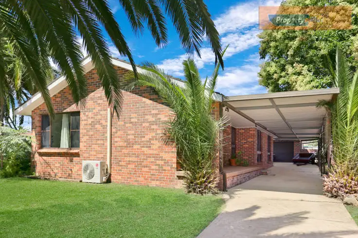 8 Woronora Place, St Clair NSW 2759