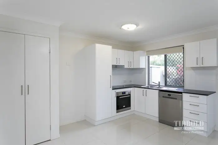 4/12 Moore Street, Victoria Point QLD 4165