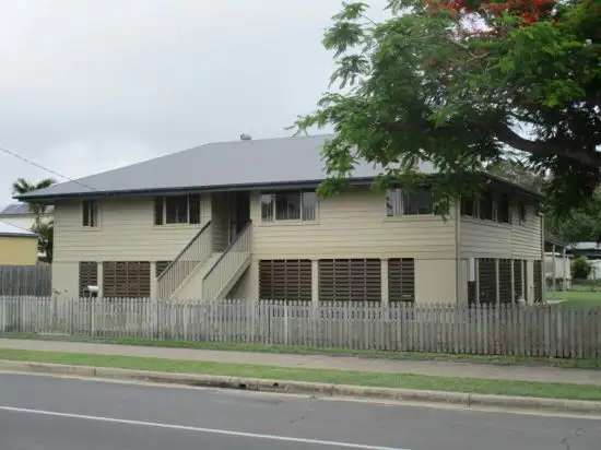 5-7 Elizabeth, Urangan QLD 4655