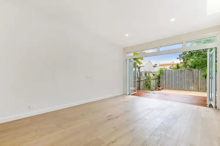 15 Rochford Street