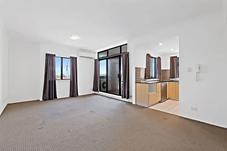 28/3-13 Erskineville Road